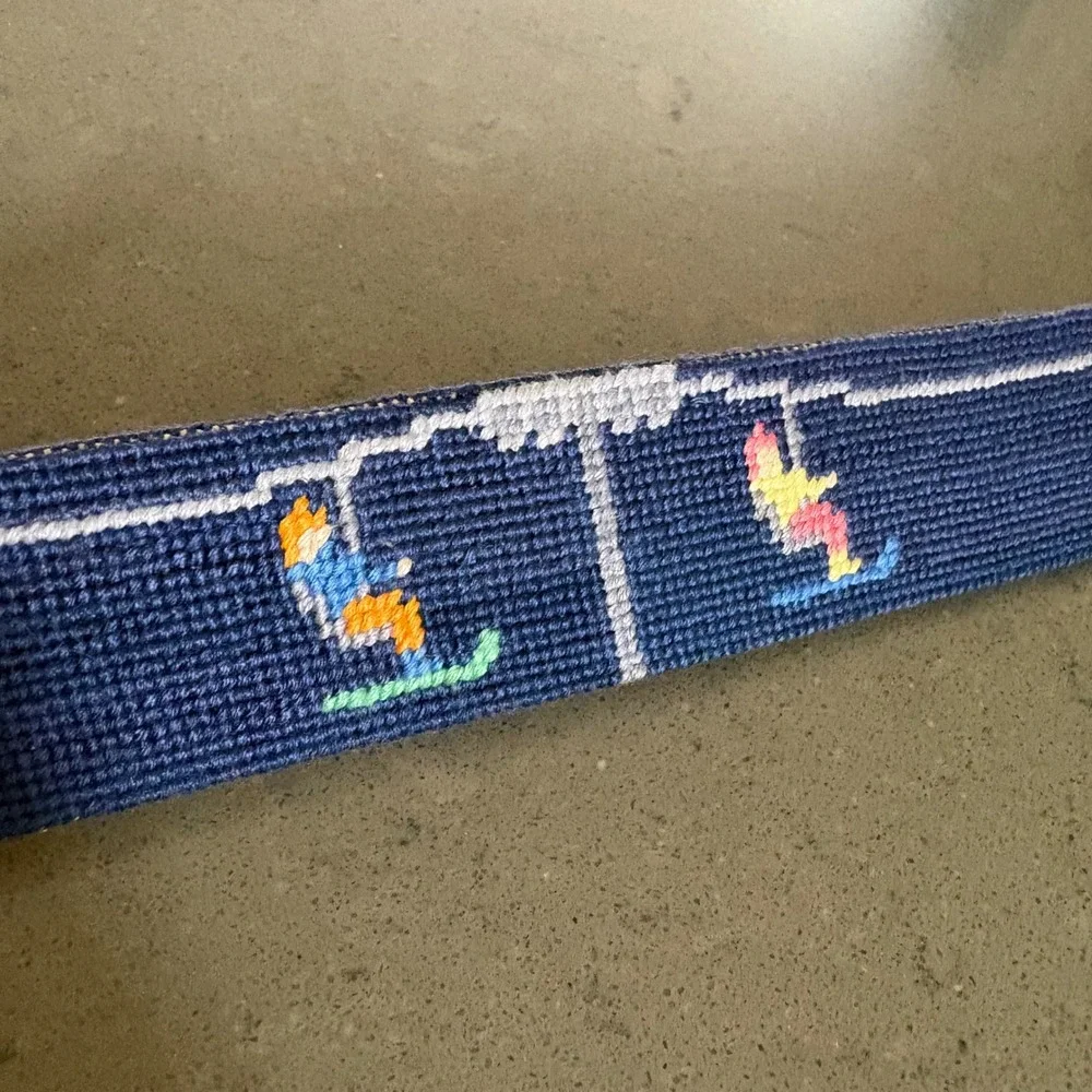 Smathers & Branson Men Needlepoint Belt Chairlift Skiing Navy Leather Brass 42 - Picture 5 of 9